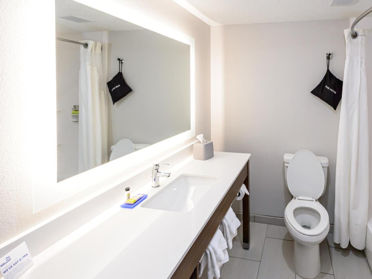 Holiday Inn Express Hillsborough-Durham Area By Ihg Kültér fotó