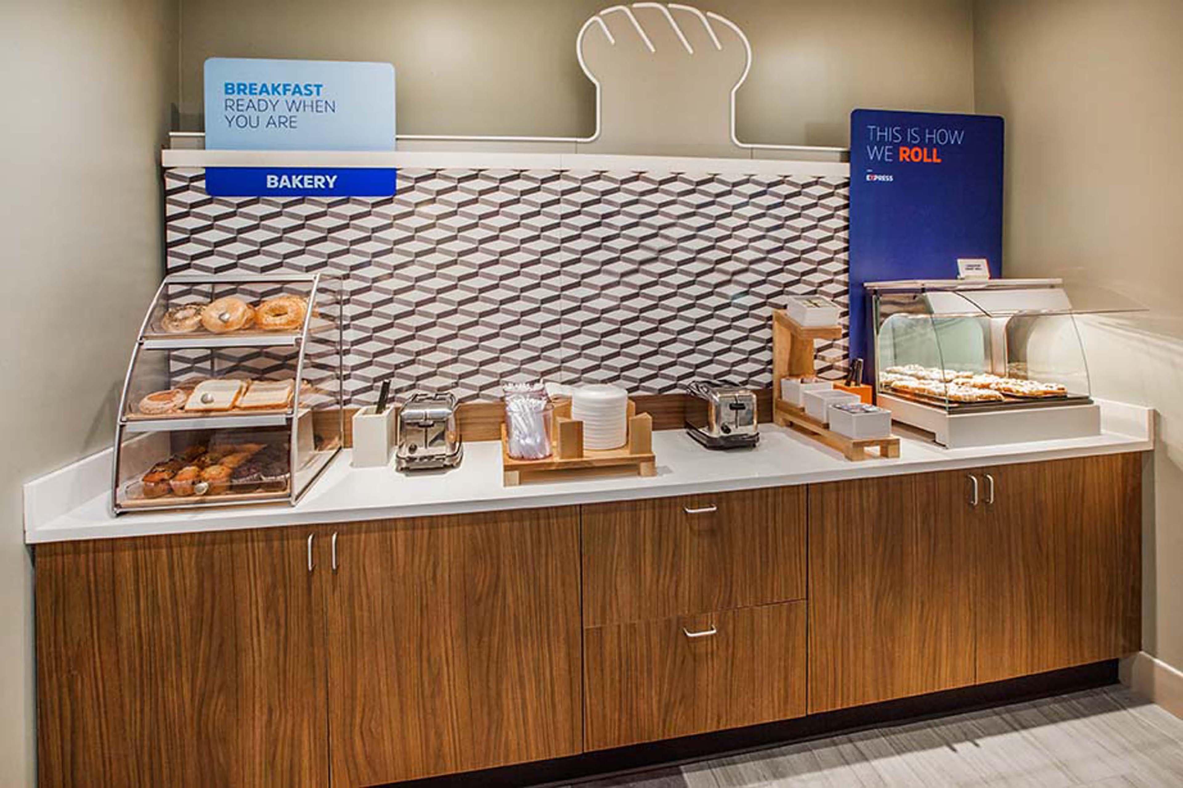 Holiday Inn Express Hillsborough-Durham Area By Ihg Kültér fotó