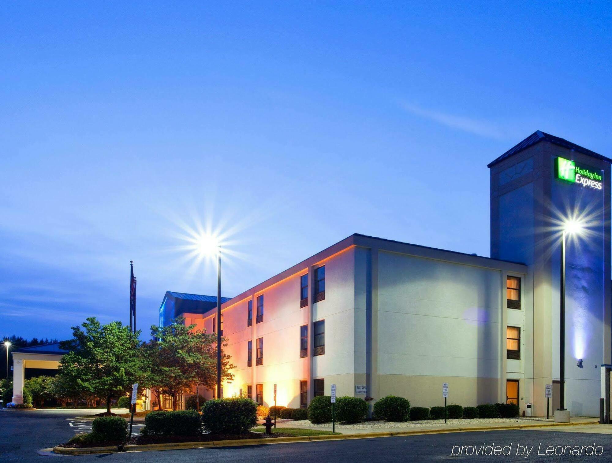 Holiday Inn Express Hillsborough-Durham Area By Ihg Kültér fotó