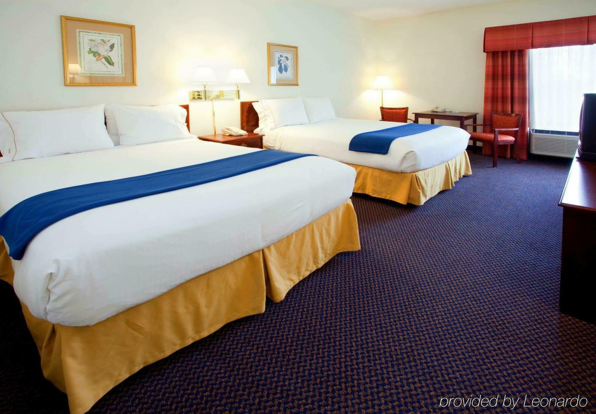 Holiday Inn Express Hillsborough-Durham Area By Ihg Kültér fotó