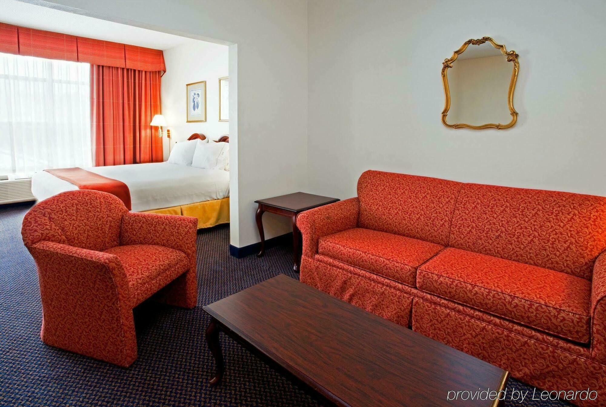 Holiday Inn Express Hillsborough-Durham Area By Ihg Kültér fotó